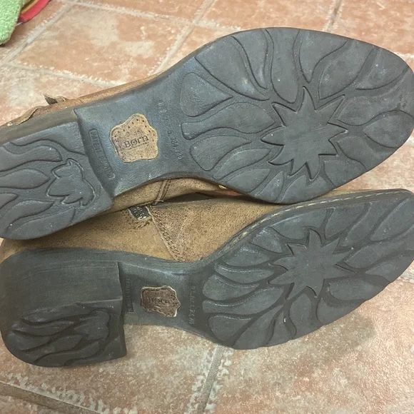 Born Karin Leather Side Zip Heeled Boots Brown Size 7.5 - Picture 7 of 8